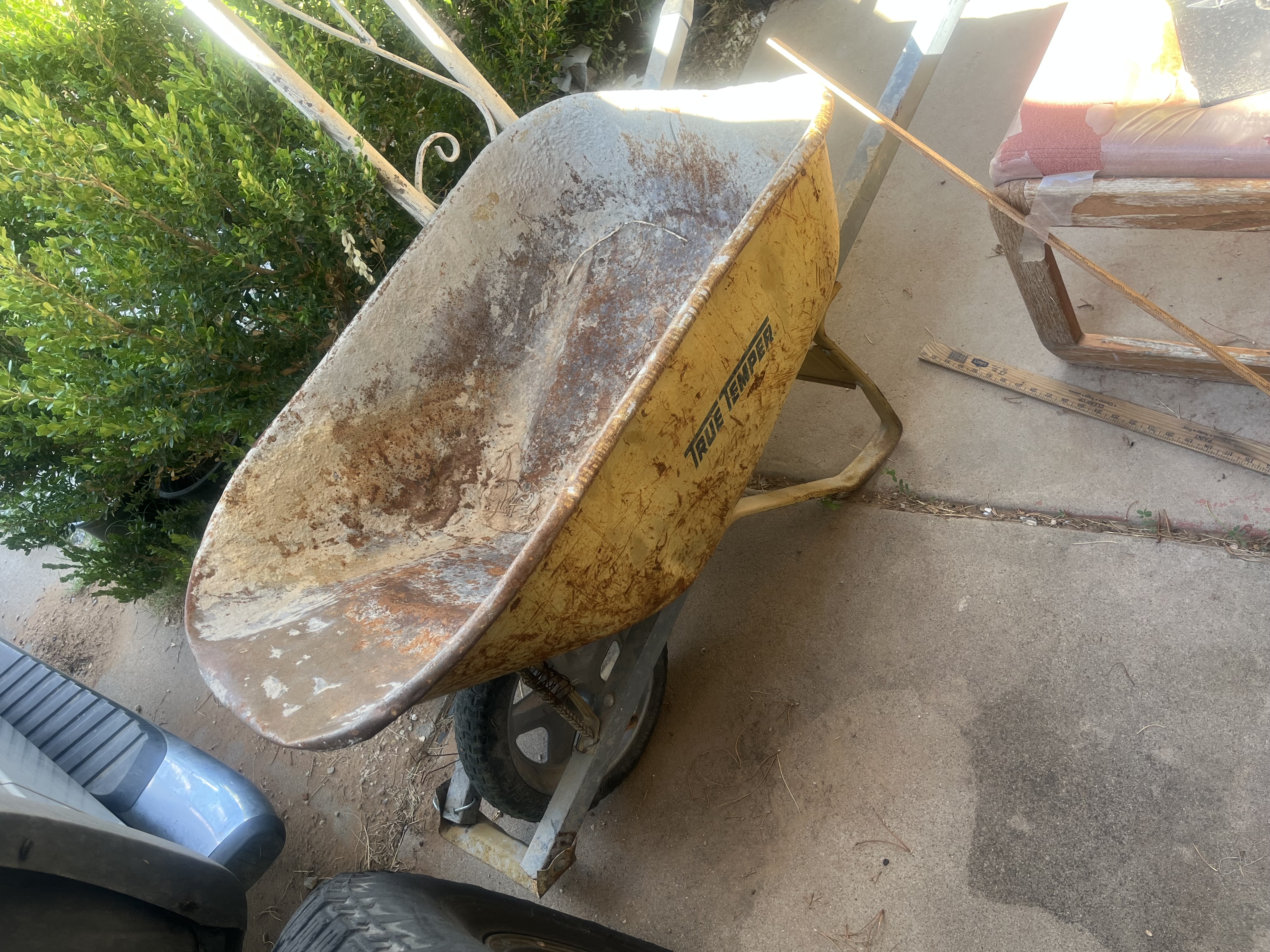 Wheel barrow